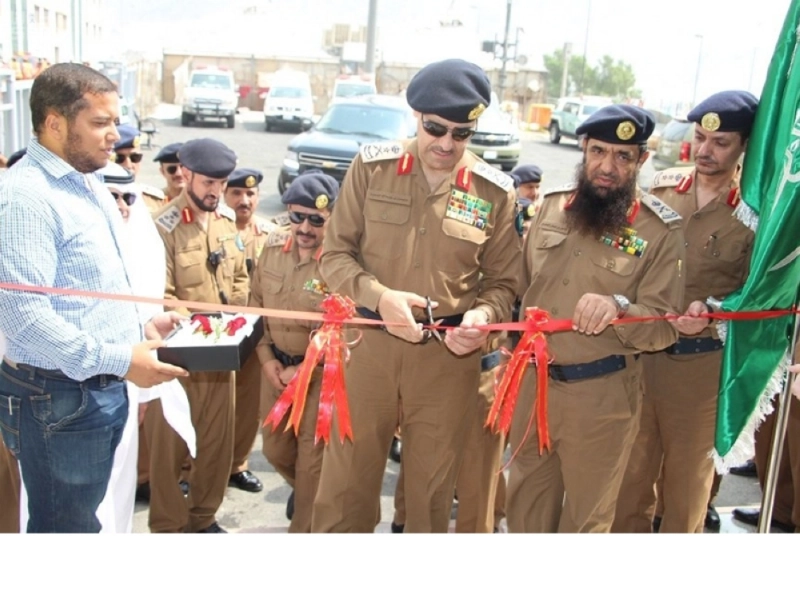 سليمان العمرو مفتتحا المقر 301 (واس)