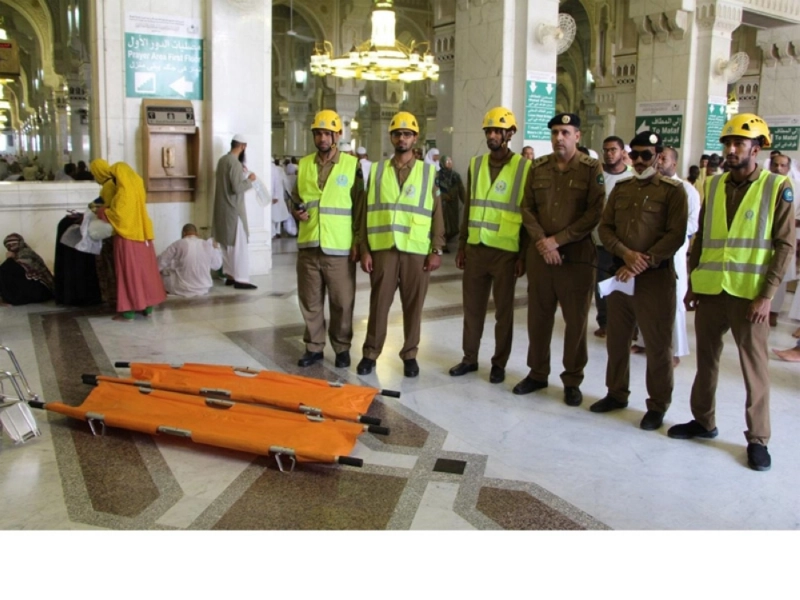 الدفاع المدني يستنفر جهوده في وداع ضيوف الرحمن بتخصيص 80 نقطة تمركز داخل وخارج الحرم (واس) 11-12-1437 هـ