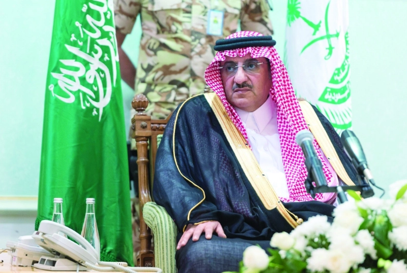 الأمير محمد بن نايف خلال اللقاء