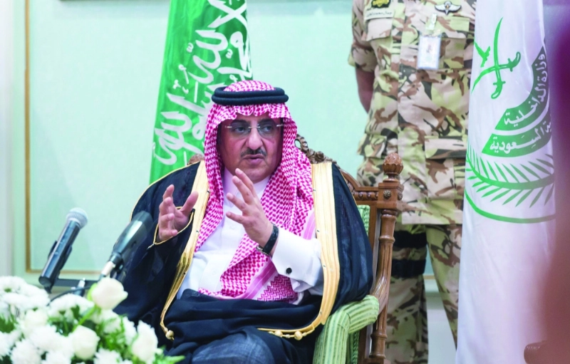 الأمير محمد بن نايف خلال اللقاء