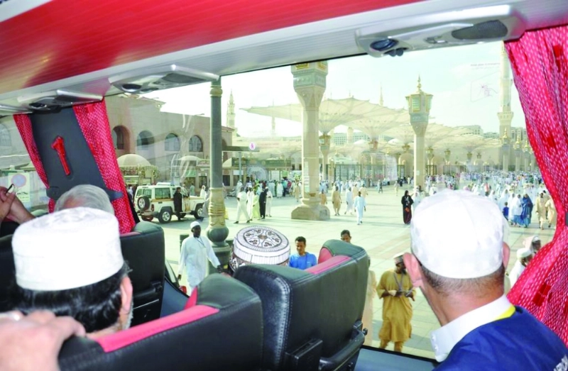 حجاج لدى وصولهم المدينة (واس)