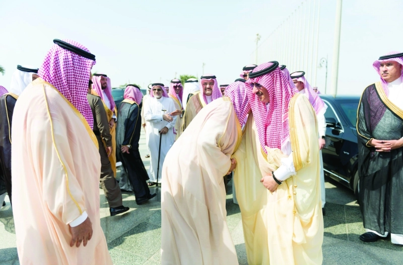 الأمير محمد بن نايف لدى مغادرته مطار الملك عبدالعزيز الدولي أمس (واس)