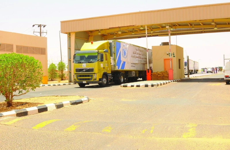 مساعدات في طريقها لليمن عبر منفذ الوديعة