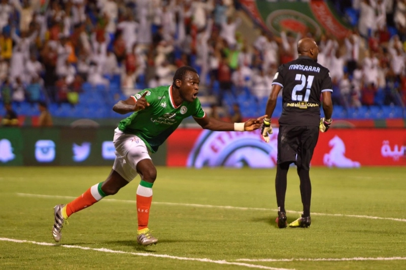 بوبكر فوفانا لاعب الاتفاق يحتفل بهدف التعادل (إعلامي الاتفاق)