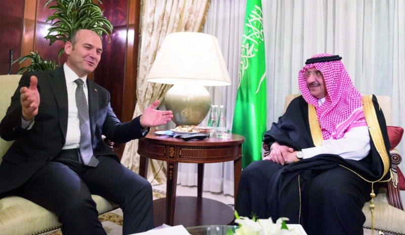 الأمير محمد بن نايف خلال لقائه سليمان سويلو (واس)