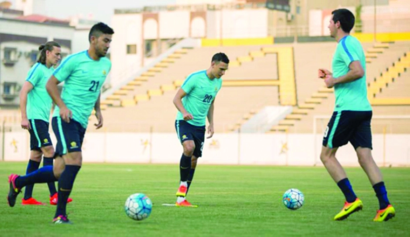 من تدريبات المنتخب الأسترالي في نادي الاتحاد (مكة)