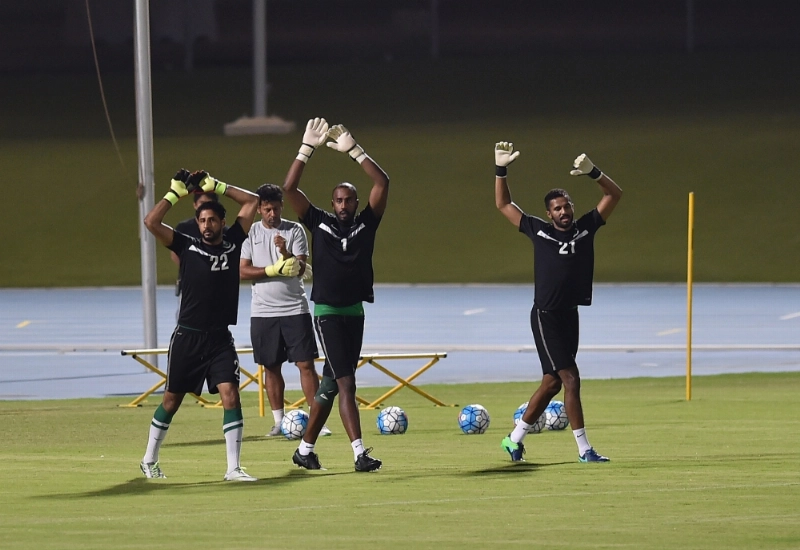 جانب من تدريبات الحراس