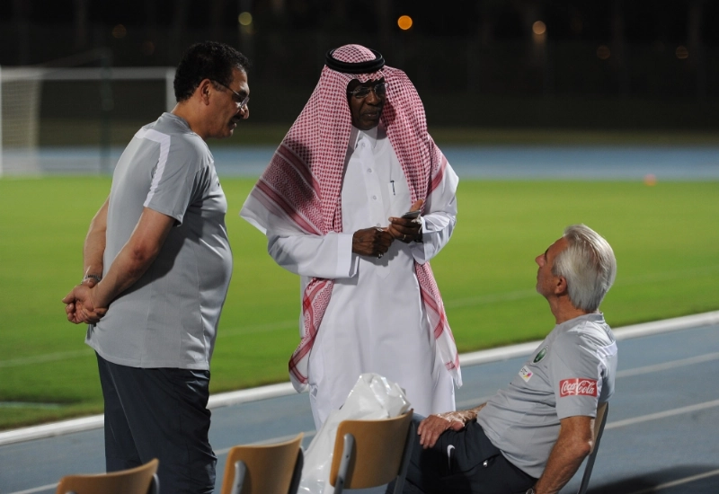أحمد عيد وطارق كيال في حديث مع مارفيك (إعلامي المنتخب)