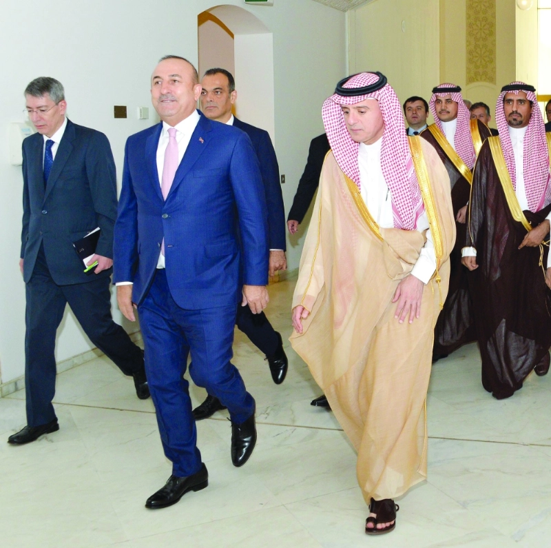 عادل الجبير لدى استقباله مولود أوغلو أمس في الرياض