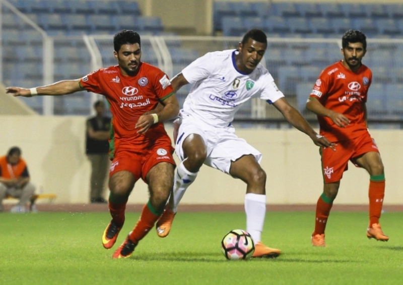 جانب من مواجهة الفتح والاتفاق اليوم (إ ب أ)
