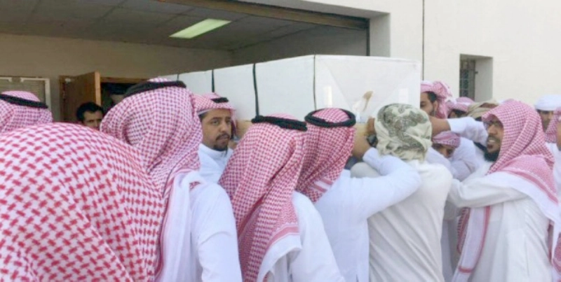 الفقيد محمولا على الأكتاف (حسين الحامد)