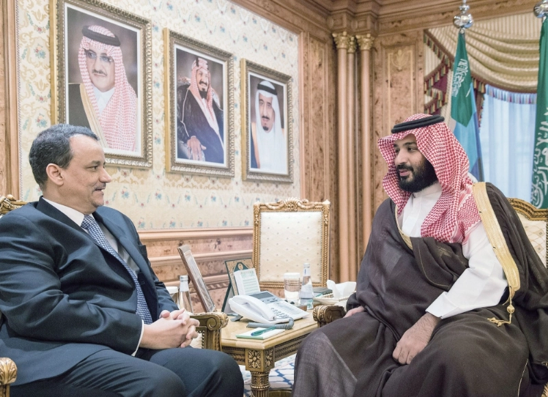 الأمير محمد بن سلمان لدى لقائه إسماعيل ولد الشيخ في مكتبه بالمعذر أمس (واس)