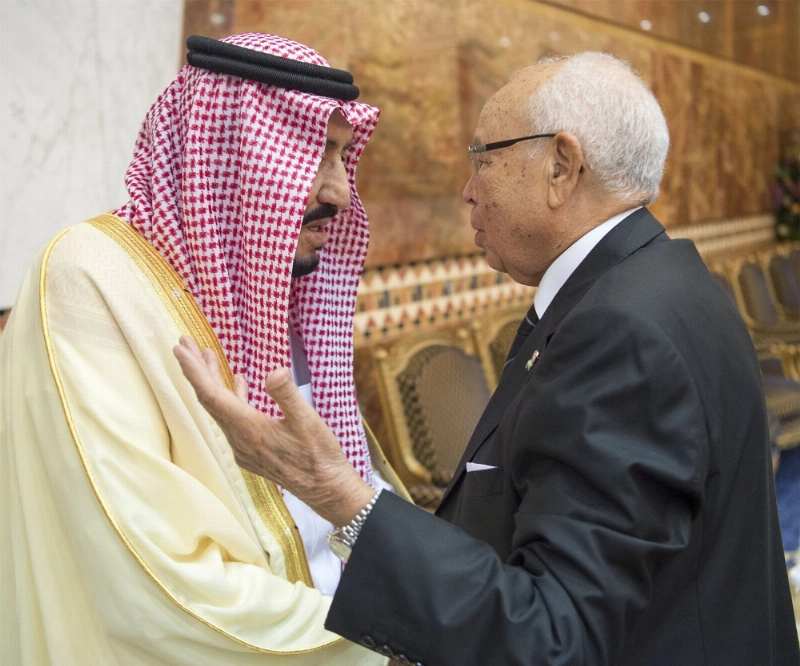 الملك سلمان والأزهر القروي خلال العزاء
