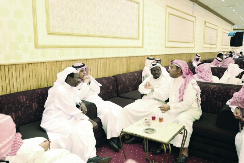 مرسي في زفاف لاعب الفريق عبدالخالق برناوي (مكة)