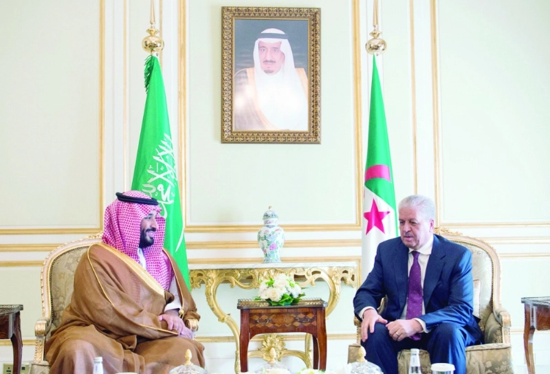 الأمير محمد بن سلمان لدى لقائه بعبدالمالك السلال (واس)