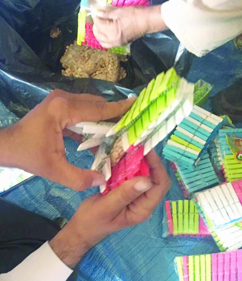 حبوب الكبتاجون المخبأة داخل المشابك (واس)