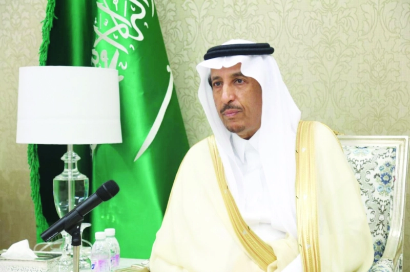 سعود بن ثنيان متحدثا في المؤتمر الصحفي (مكة)