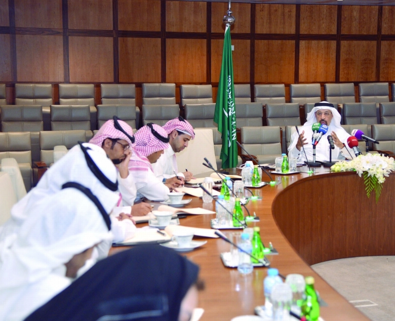الفالح خلال المؤتمر الصحفي (مكة)