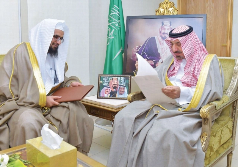 جلوي بن عبدالعزيز لدى استقباله الجحيري (واس)