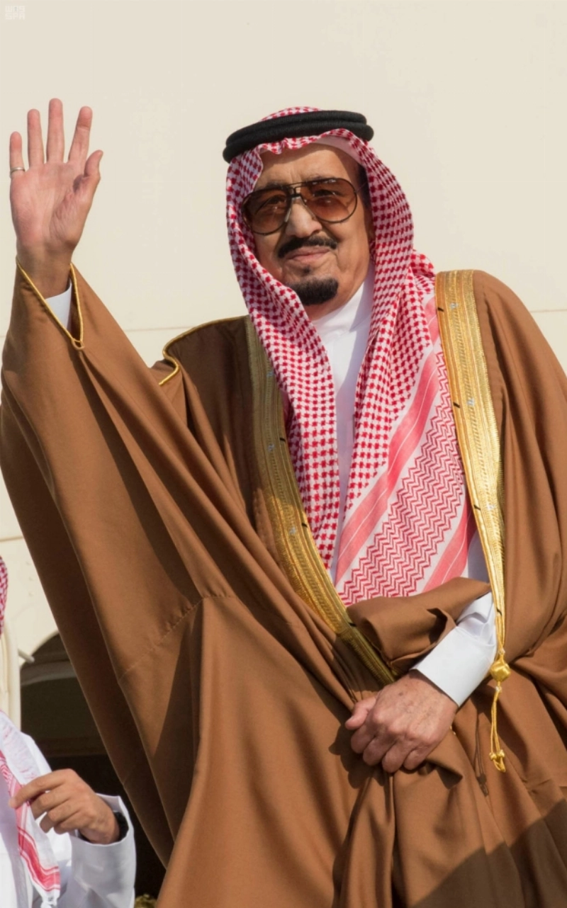الملك سلمان لدى مغادرته الشرقية