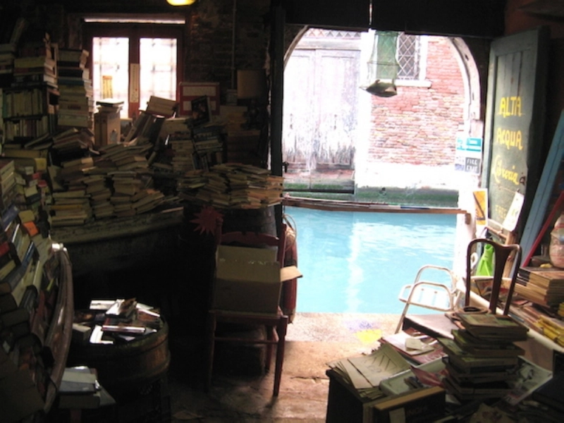 3- Libreria Acqua Alta (البندقية، إيطاليا)