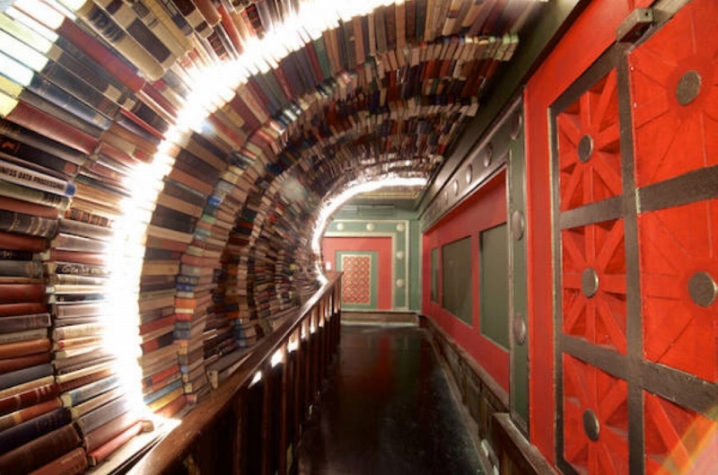 4- The Last Bookstore (لوس أنجلوس، كاليفورنيا)