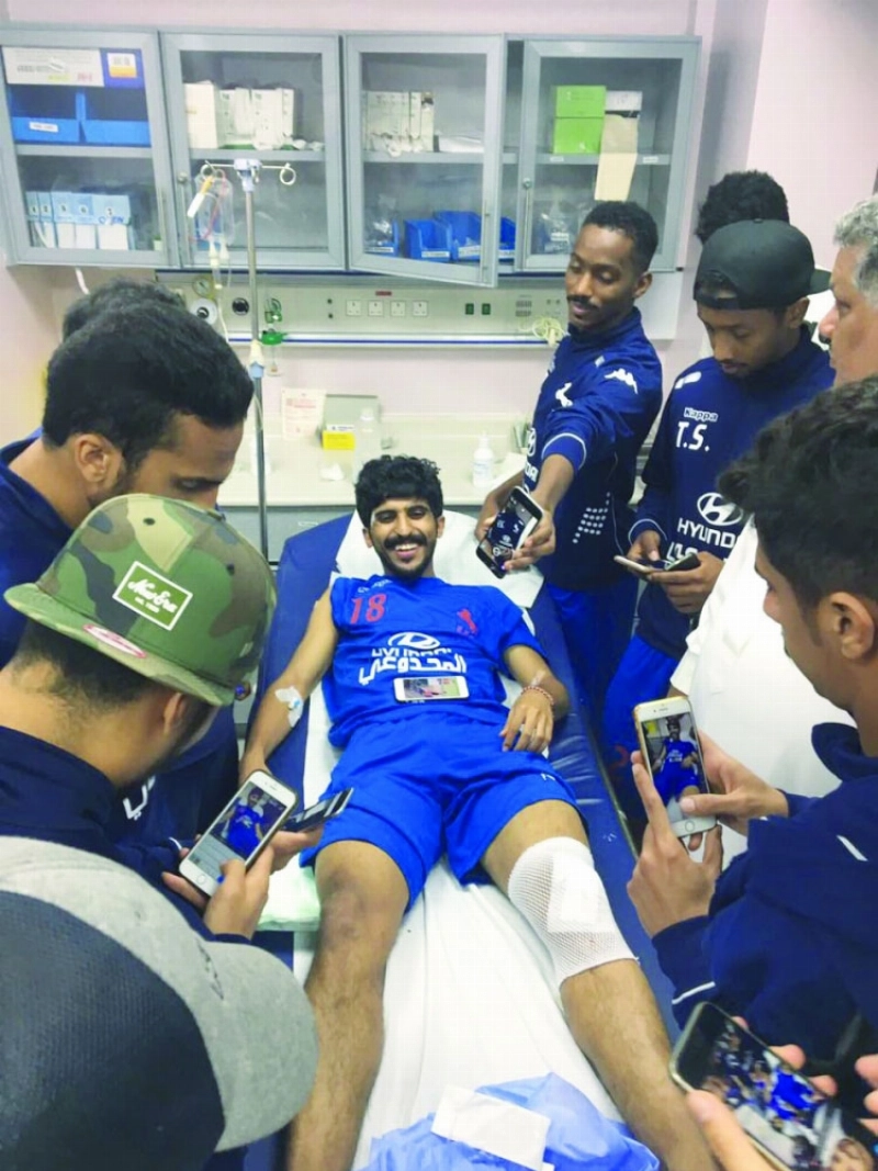 محمد الكويكبي بعد تعرضه للحادث (إعلامي الاتفاق)