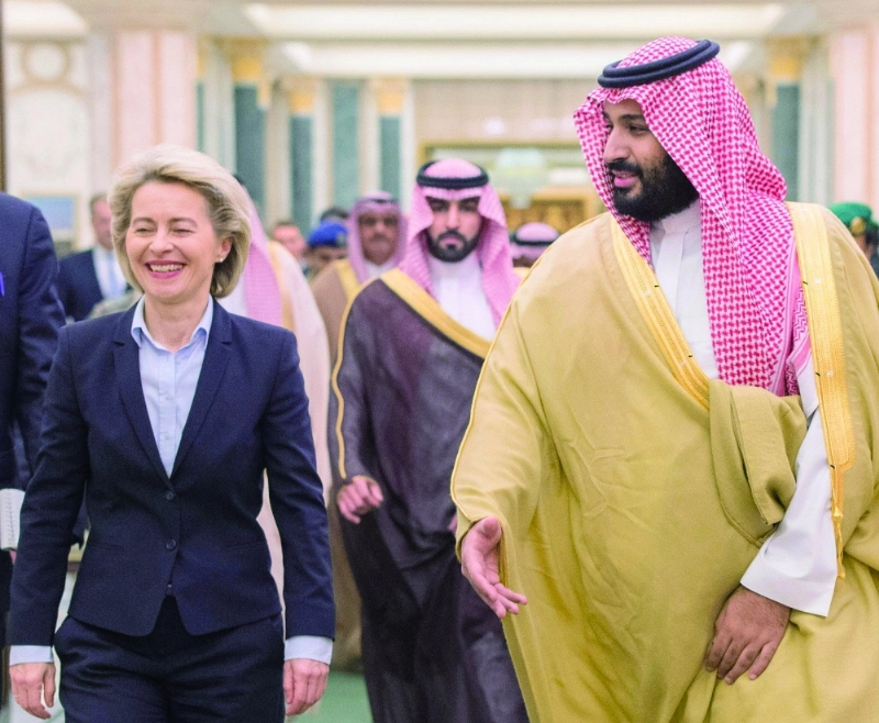 الأمير محمد بن سلمان مستقبلا أورسولا فون در لاين في قصر اليمامة بالرياض اليوم (واس)