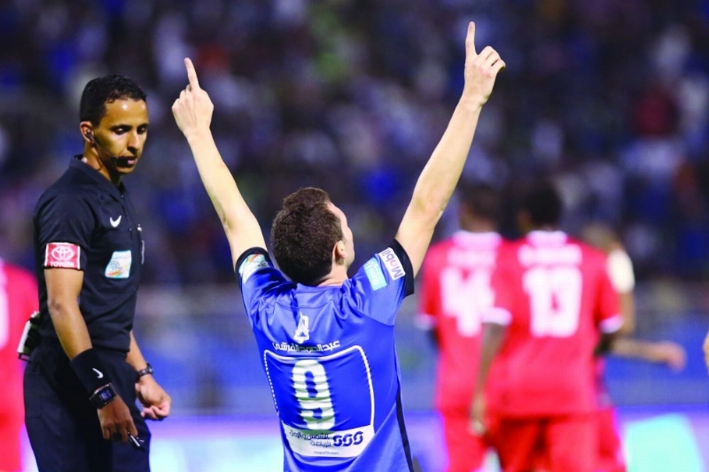 ليو يوناتيني يحتفل بافتتاح مهرجان الأهداف (محمد مشهور)
