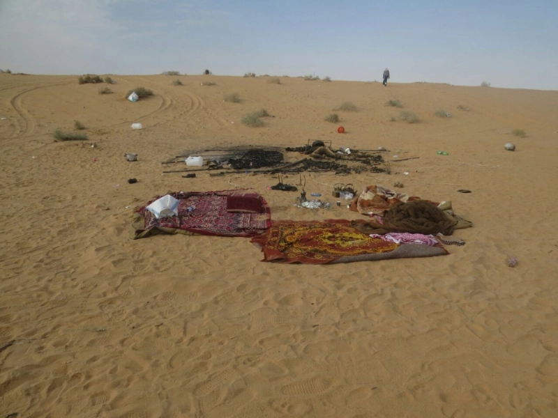 بقايا الخيمة بعد احتراقها (مكة)