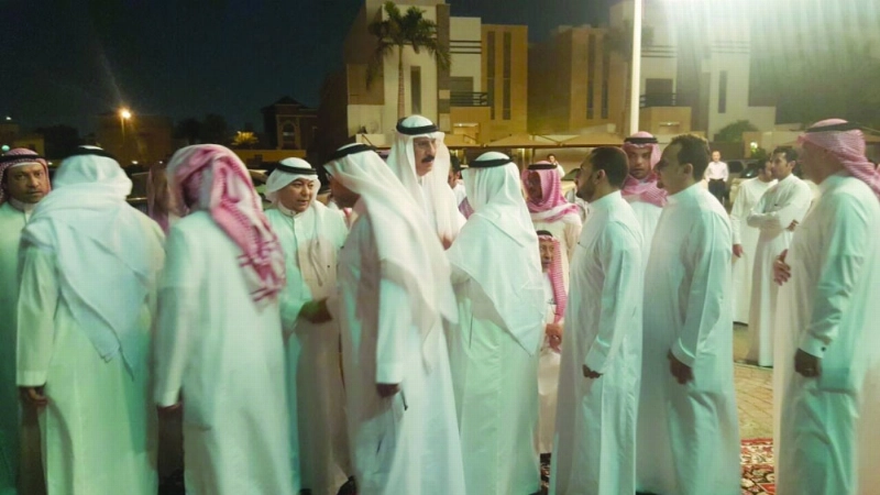 من مراسم العزاء أمس (علي القرني)