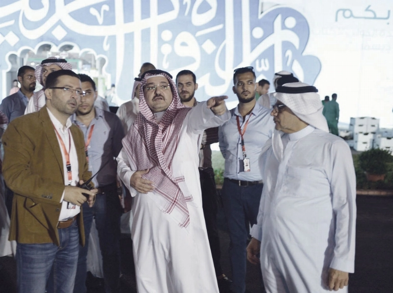 مشعل بن ماجد متابعا ترتيبات الافتتاح (واس)