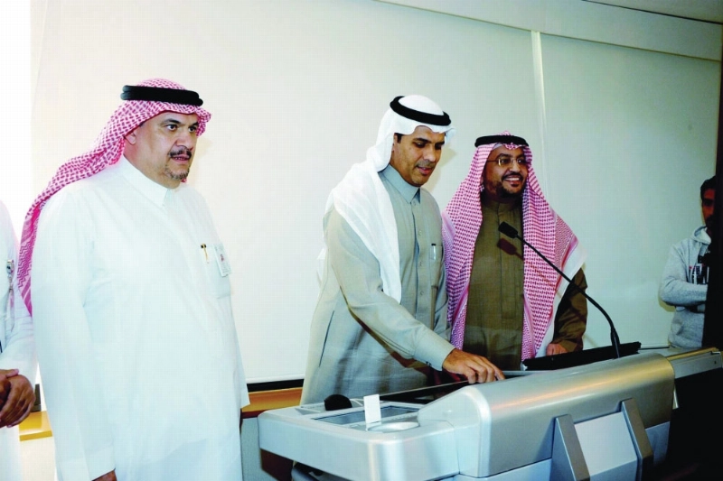 العمودي يدشن المشروع (مكة)