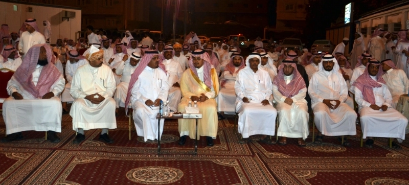الأمير فيصل بن محمد في عزاء اللواء وصل الله الحربي (عبدالمحسن دومان)