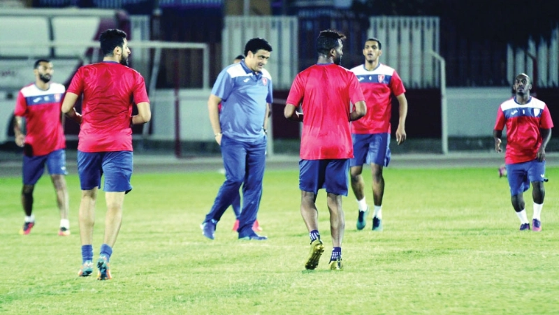 عادل عبدالرحمن خلال إشرافه على الفرسان (إعلامي الوحدة)