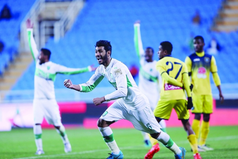 فرحة أهلاوية بهدف الفوز أمام التعاون (إ ب أ)