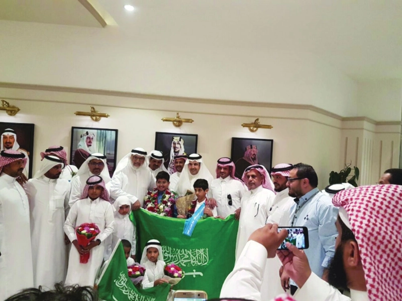 من استقبال الطلاب بمطار جدة (مكة)