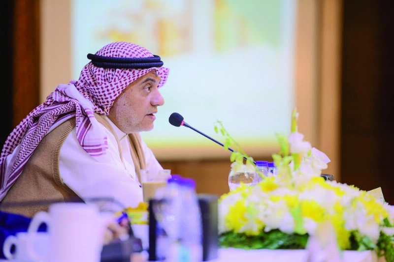 المحافظ خلال اللقاء (مكة)