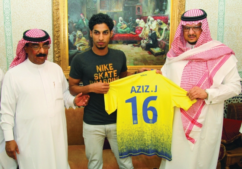الجبرين عقب توقيعه للنصر (إعلامي النصر)