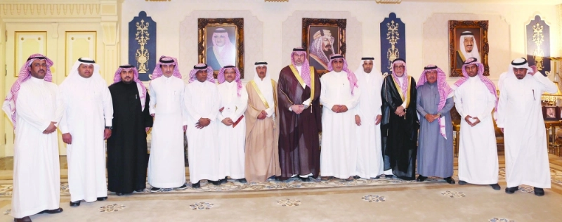 عبدالله بن مساعد يتوسط رؤساء أندية الثانية (واس)
