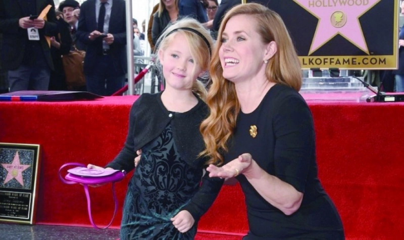 أدمز وابنتها (justjared)