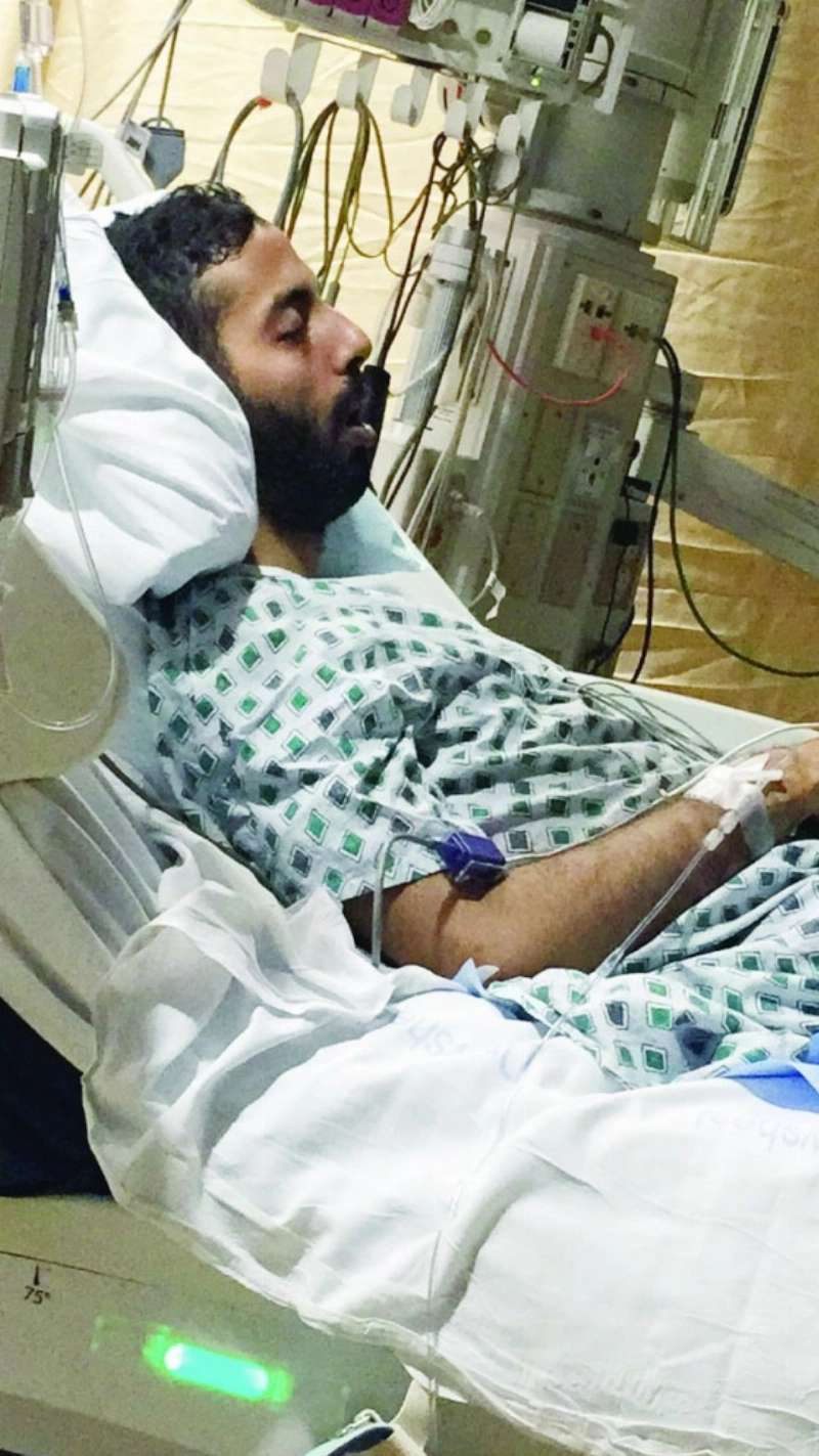 محمد الفضيل في أحد مستشفيات أمريكا (مكة)