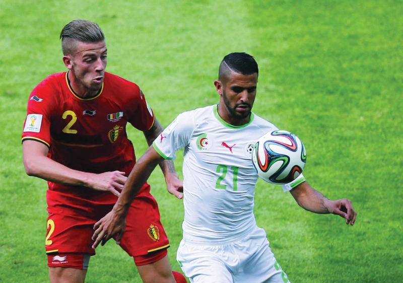 رياض محرز في لقاء سابق للمنتخب الجزائري (أ ف ب)