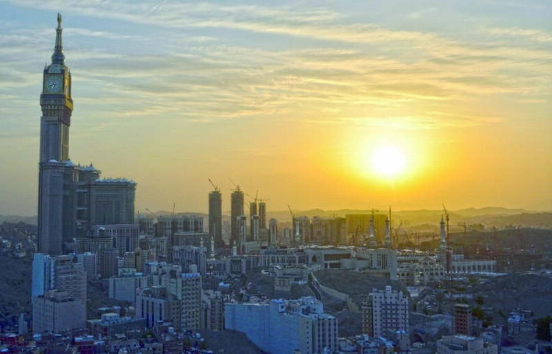 لحظة غروب الشمس في العاصمة المقدسة (عبدالمحسن دومان)