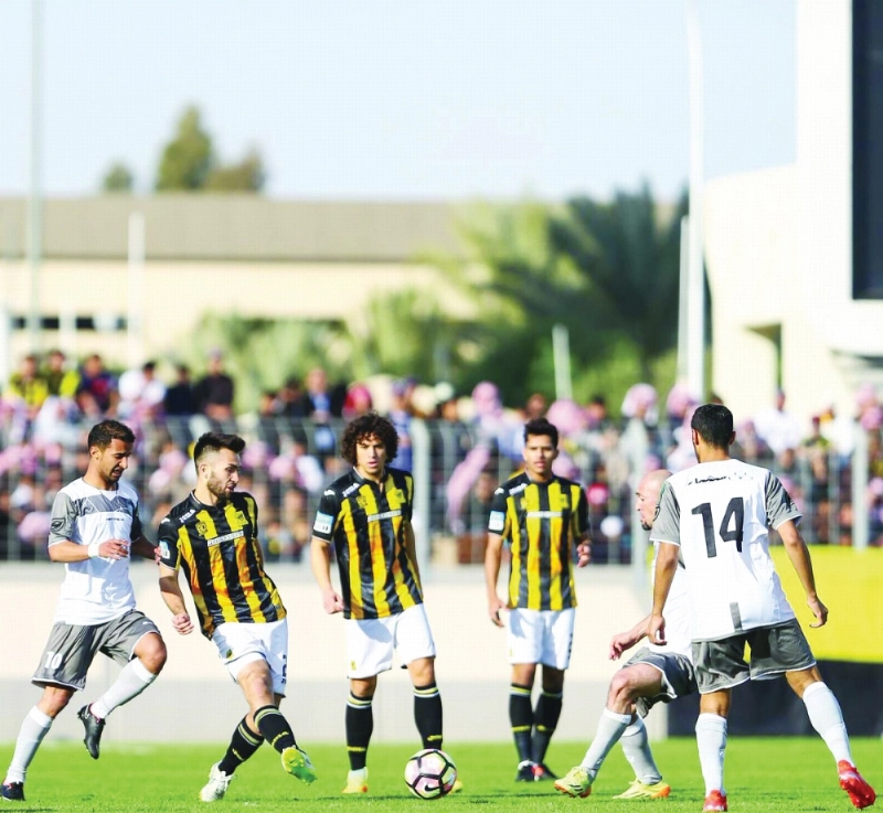 الطائي والاتحاد أمس في حائل (إعلامي الاتحاد)