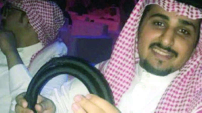 العمري ممسكا بالعقال (مكة)