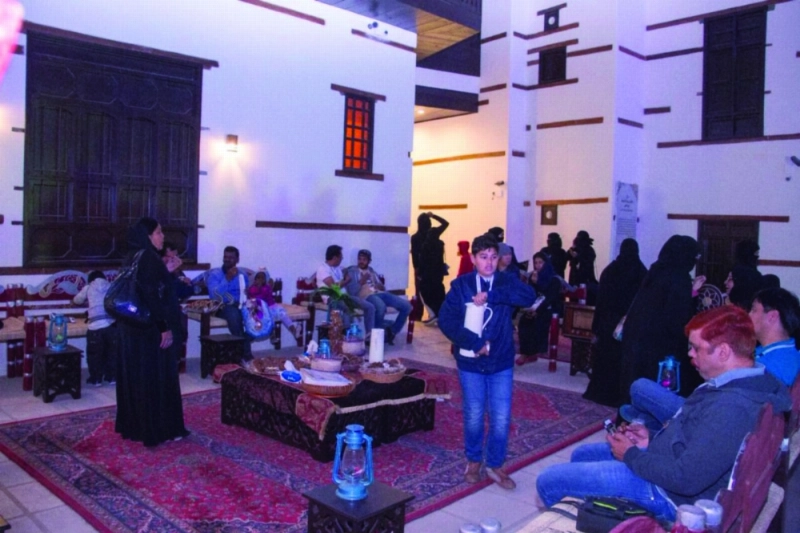 عائلات منسوبي أرامكو في المهرجان (مكة)