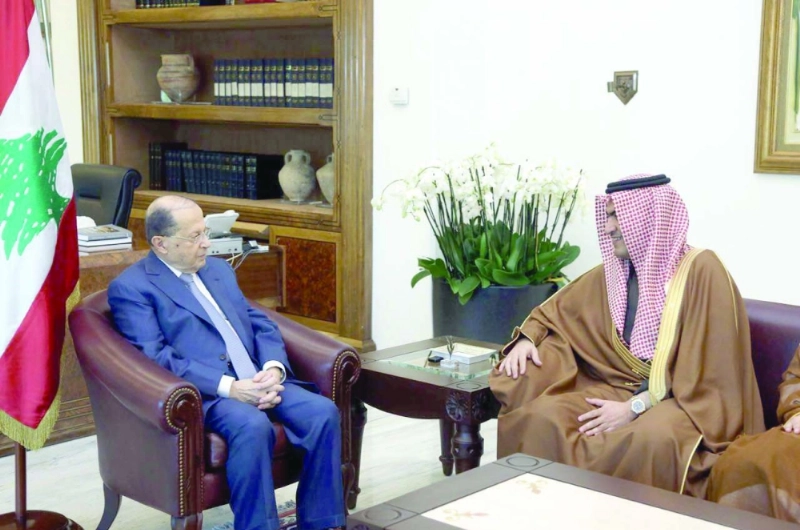 ميشال عون مستقبلا ثامر السبهان في بيروت أمس (واس)