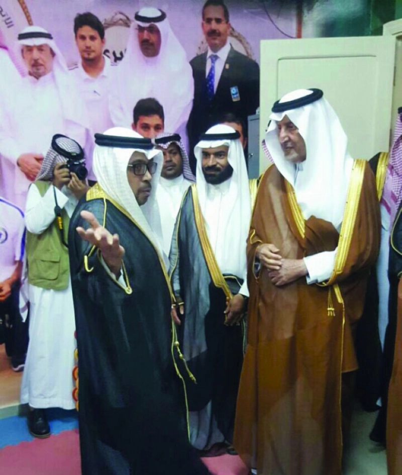 خالد الفيصل عقب افتتاح المركز (مكة)