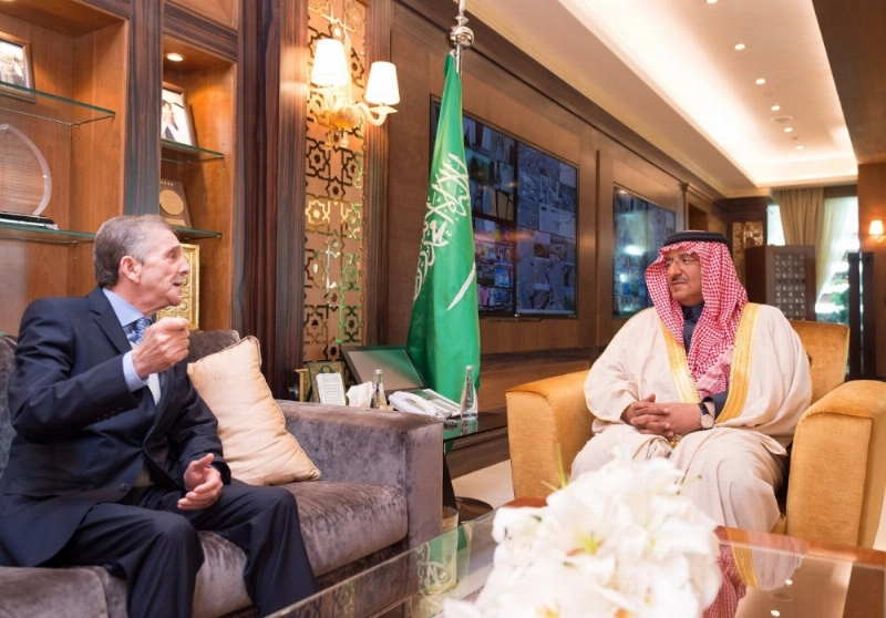 الأمير محمد بن نايف لدى استقباله أحمد عبدالصدوق (واس)